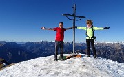 55 Alla nuova croce di vetta di Cima Menna (2300 m)